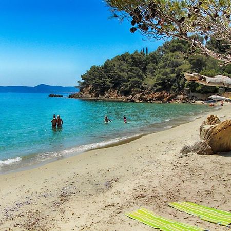 Mazet De La Mer 54M2 Lavandou 100M Plage Avec Piscine Льо Лаванду Екстериор снимка