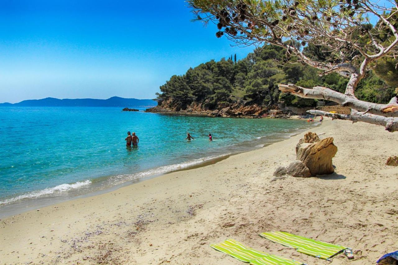 Mazet De La Mer 54M2 Lavandou 100M Plage Avec Piscine Льо Лаванду Екстериор снимка